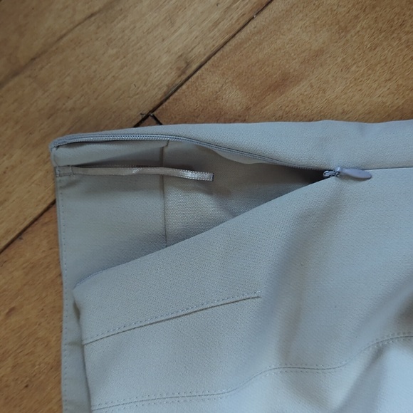 Zara - Beige Mini Skirt XS - Picture 3 of 5